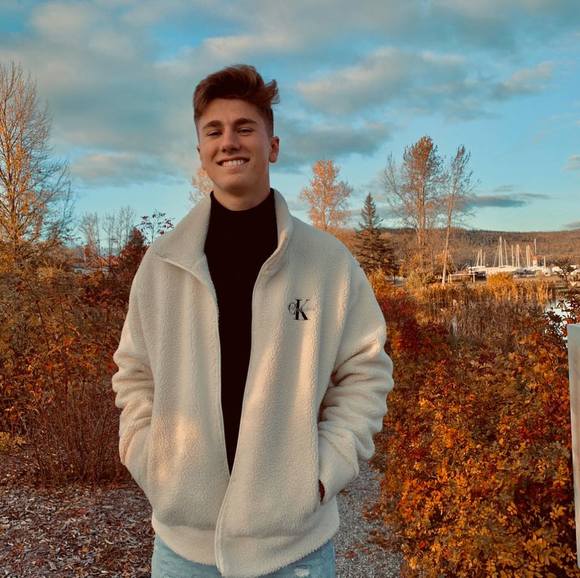 Meet your Posher, Ehlioot - Picture 1 of 1